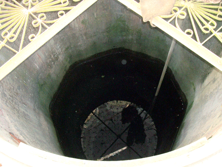 Doodh Wala Kuan As seen from upside in Nanak Matta Sahib